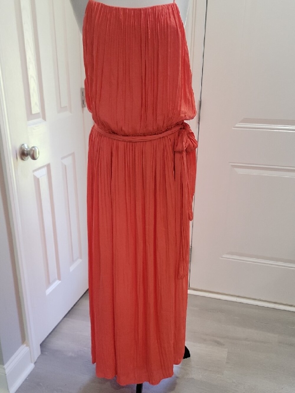 Banana Republic Coral Pleated Maxi Dress - Picture 4 of 9